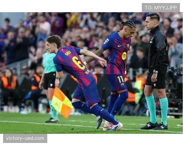 德容与佩德里：巴萨中场核心的角色分工与战术适配性解析