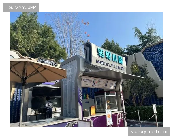 王濛排队买煎饼，手上那块表把整个摊位照成了VIP区